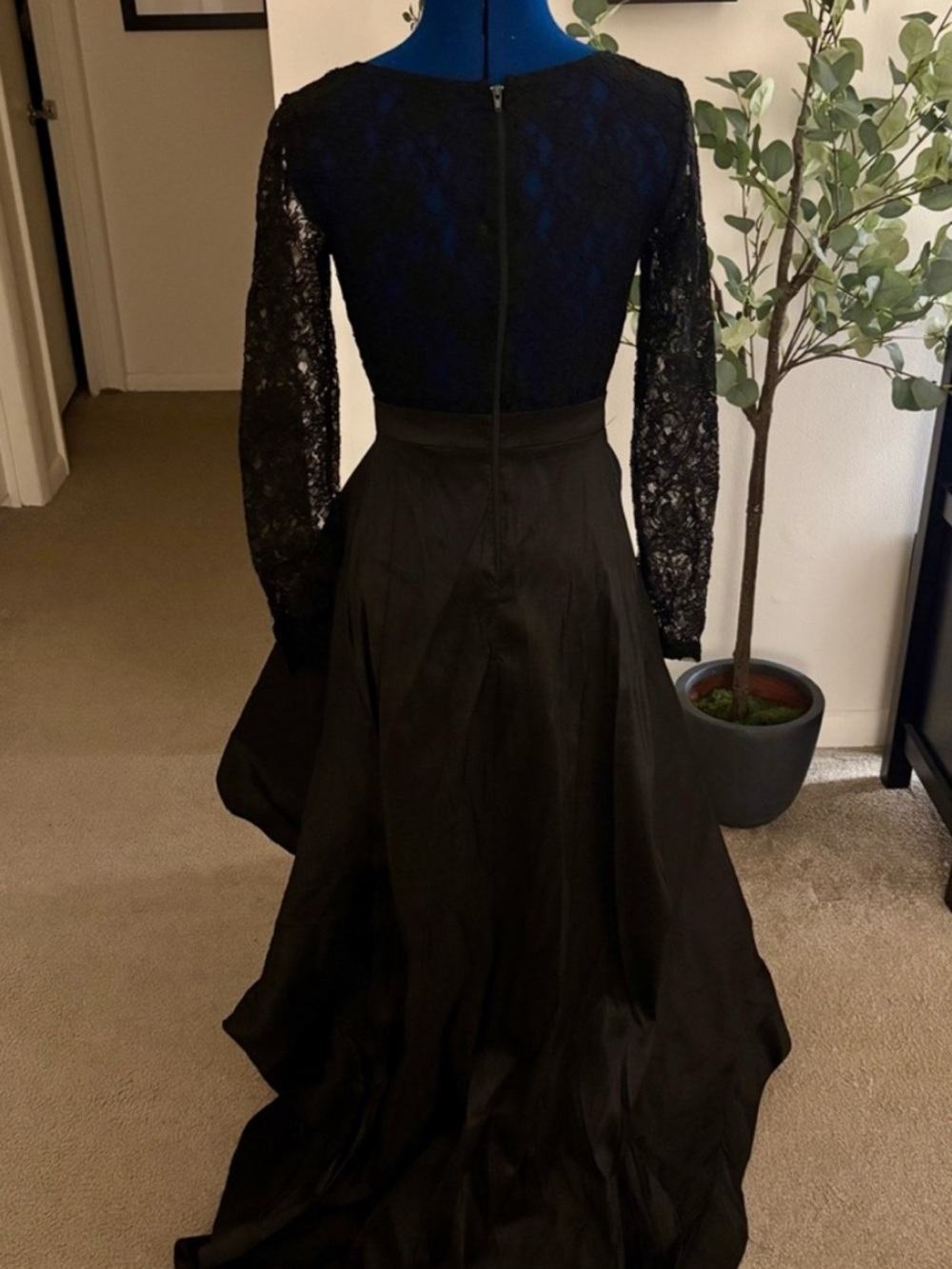 Windsor Black Lace Long Sleeve Evening Dress